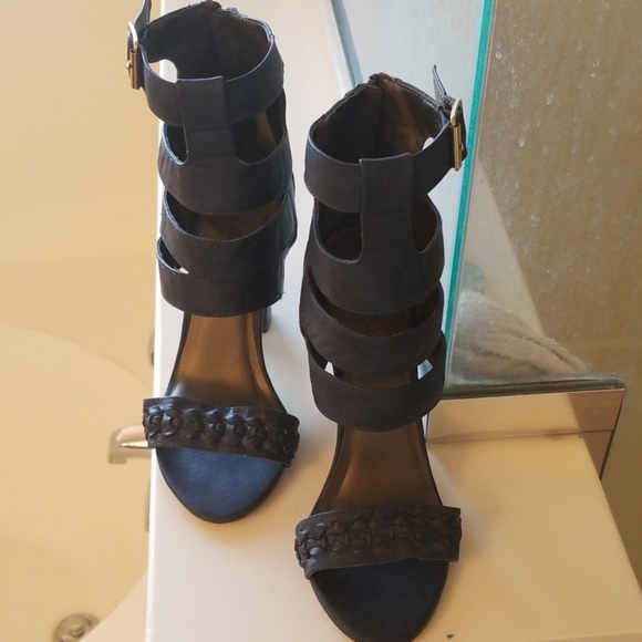 Shoes - Picture 1 of 3